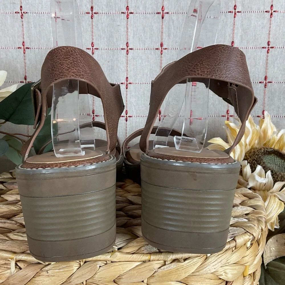 B-52 by Bullboxer “Dalia” Wedge Sandals Womens Sz 10 Camel Brown New Nonslip - Picture 4 of 5